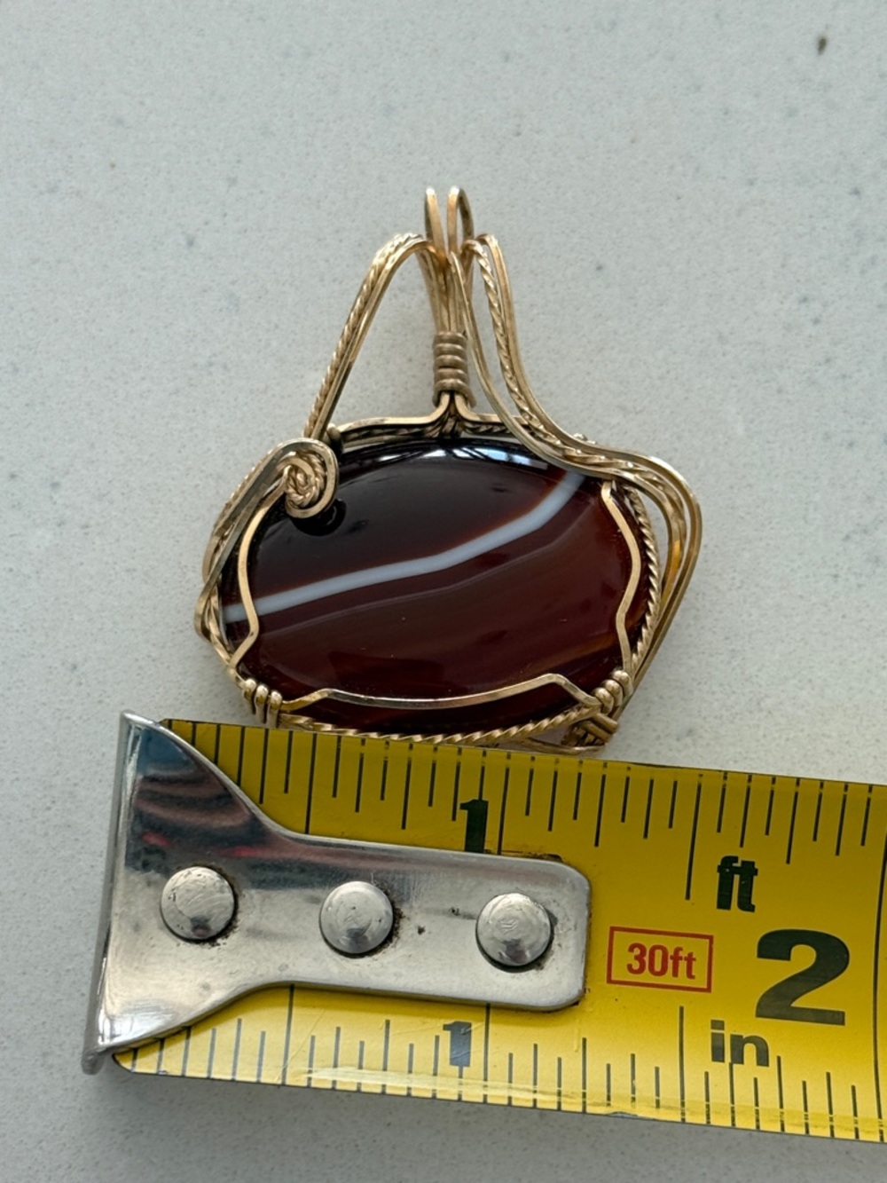 Agate pendant with goldtone wire wrap - Picture 6 of 6